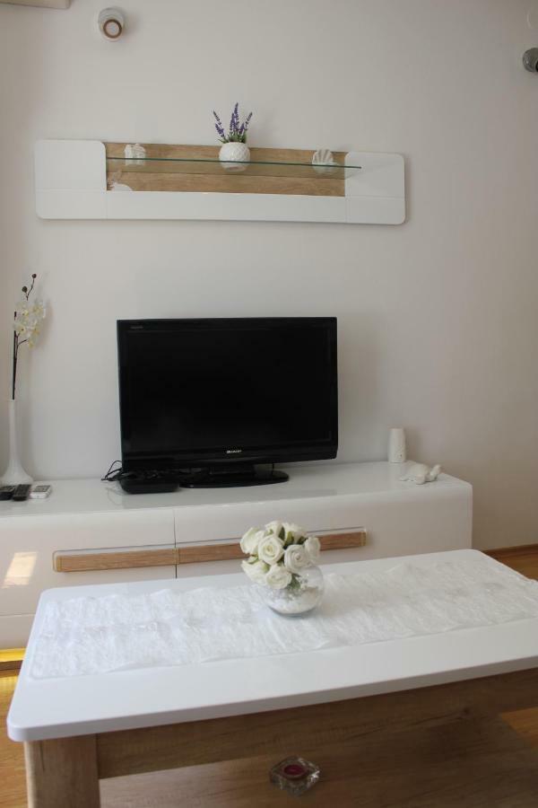 Apartman Tafra オミシュ エクステリア 写真