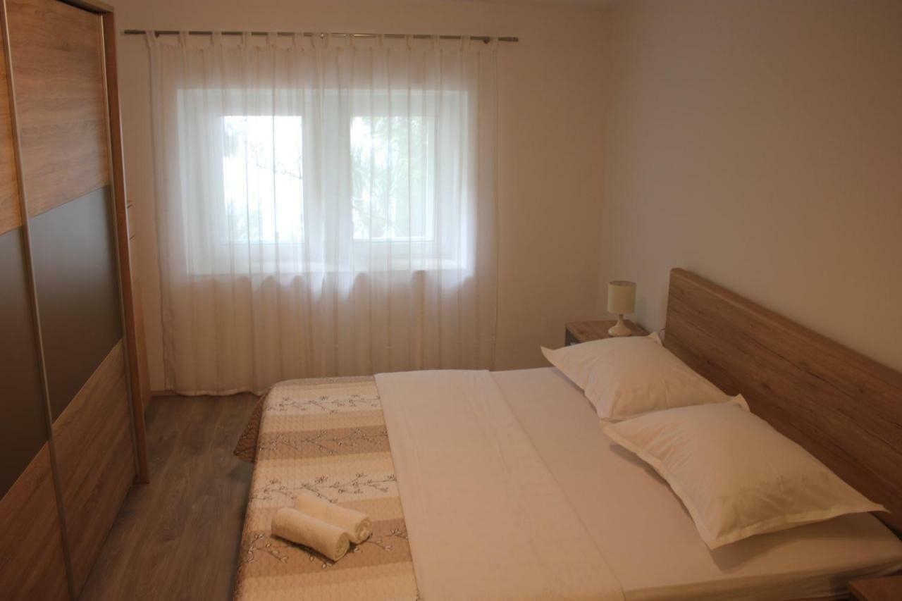 Apartman Tafra オミシュ エクステリア 写真