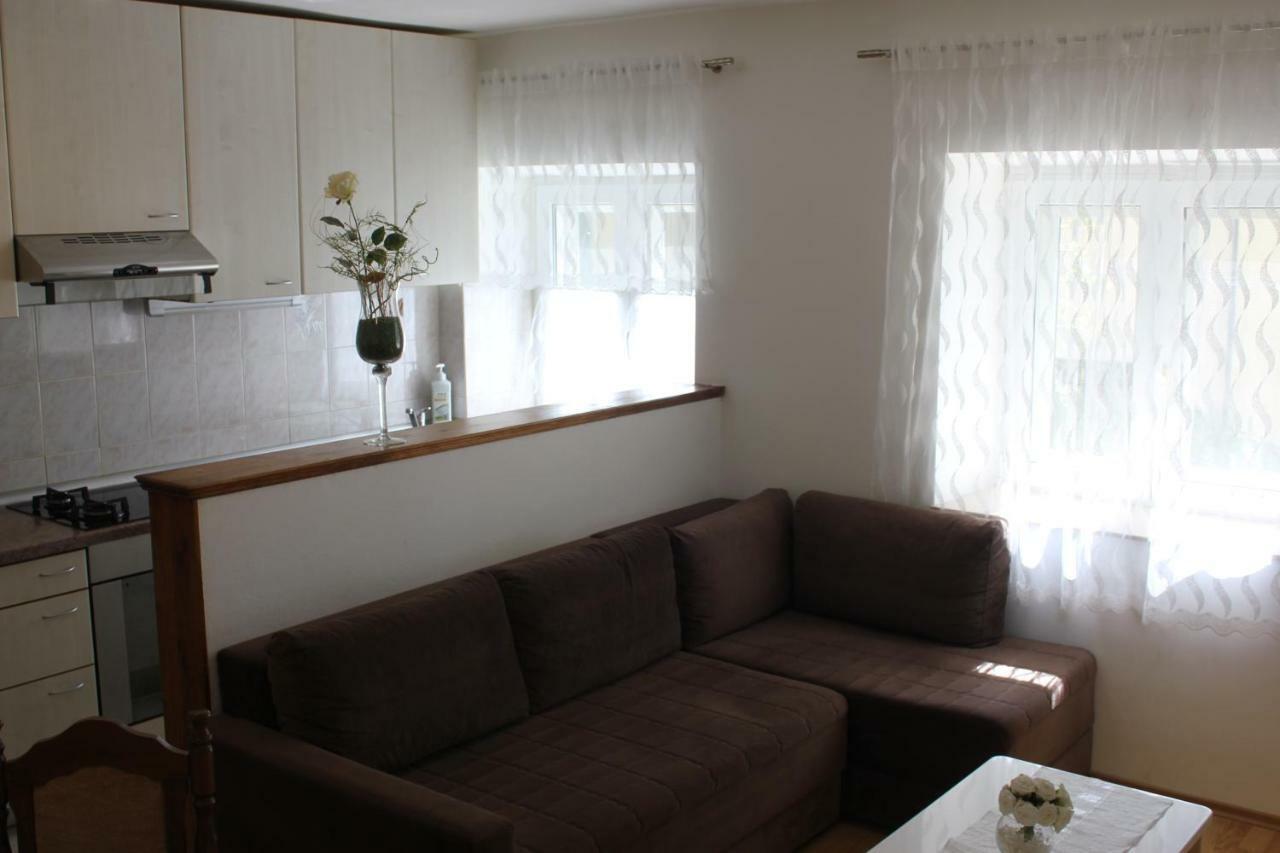 Apartman Tafra オミシュ エクステリア 写真